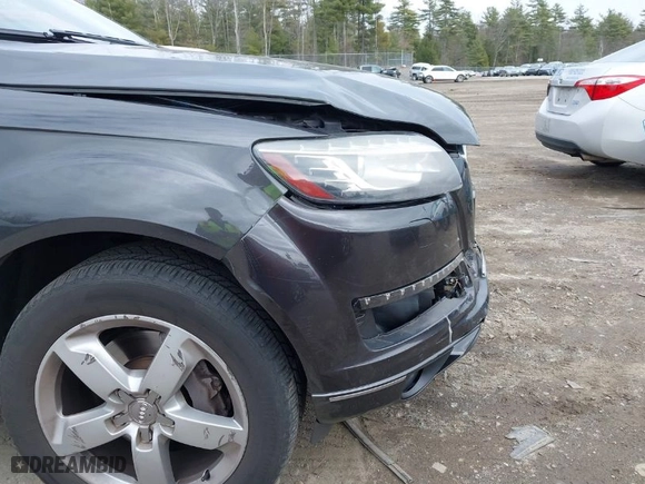 2014 Audi Q7 3.0T Premium Plus with VIN WA1LGAFE6ED013850, listed as a IAAI auction lot 41954771 with 131,387 mi miles. Bid and sale history available at carsss.com. Image 18.