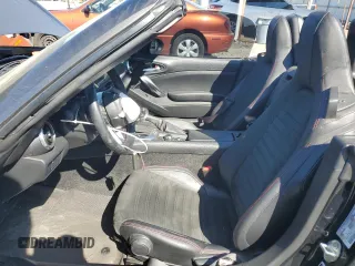 2017 FIAT 124 Spider Elaborazione Abarth z VIN JC1NFAEK1H0118751, wystawiony jako Copart lot #74992314 z przebiegiem 74 521 mil mil oraz Szkoda całkowita • Salvage title. Historia ofert i sprzedaży dostępna na DreamBid. Obrazek 7.