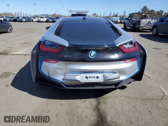 2017 BMW i8 z VIN WBY2Z2C37HV676698, wystawiony jako Copart lot #46544875 z przebiegiem 76 543 mil mil oraz Szkoda całkowita • Salvage title. Historia ofert i sprzedaży dostępna na DreamBid. Obrazek 6.