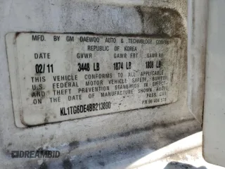 2011 Chevrolet Aveo 2LT z VIN KL1TG6DE4BB213890, wystawiony jako Copart lot #52505565 z przebiegiem 157 464 mil mil oraz Szkoda całkowita • Salvage title. Historia ofert i sprzedaży dostępna na DreamBid. Obrazek 14.