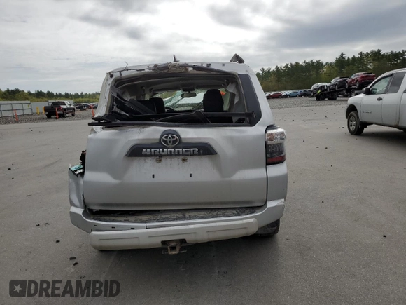 2018 Toyota 4Runner SR5 z VIN JTEBU5JR7J5579821, wystawiony jako Copart lot #56199925 z przebiegiem Nie podano mil oraz Szkoda całkowita • Salvage title. Historia ofert i sprzedaży dostępna na DreamBid. Obrazek 6.