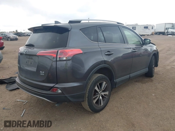 2018 Toyota RAV4 XLE with VIN JTMRFREV0JJ749388, listed as a IAAI auction lot 41613930 with 62,225 mi miles. Bid and sale history available at carsss.com. Image 4.