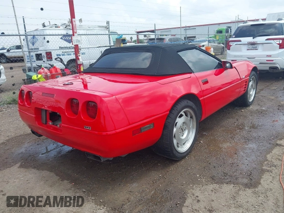 1994 Chevrolet Corvette z VIN 1G1YY32P6R5111992, wystawiony jako IAAI lot #42087310 z przebiegiem 72 086 mil mil oraz . Historia ofert i sprzedaży dostępna na DreamBid. Obrazek 4.