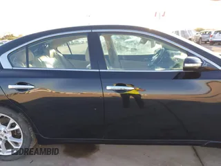 2013 Nissan Maxima S z VIN 1N4AA5AP2DC823212, wystawiony jako IAAI lot #41195799 z przebiegiem 216 924 mil mil oraz . Historia ofert i sprzedaży dostępna na DreamBid. Obrazek 13.