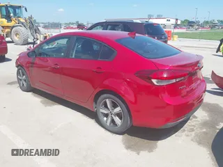 2018 Kia Forte LX z VIN 3KPFL4A74JE203440, wystawiony jako IAAI lot #42221626 z przebiegiem 161 264 mil mil oraz . Historia ofert i sprzedaży dostępna na DreamBid. Obrazek 3.