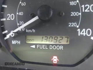 2001 Toyota Camry CE z VIN 4T1BG22KX1U767696, wystawiony jako IAAI lot #42271803 z przebiegiem 130 927 mil mil oraz . Historia ofert i sprzedaży dostępna na DreamBid. Obrazek 15.