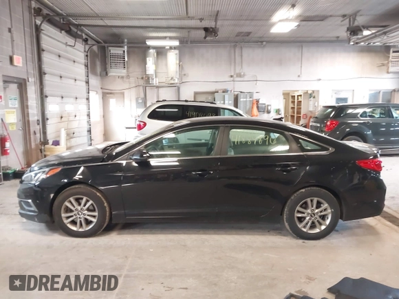2016 Hyundai Sonata SE z VIN 5NPE24AF5GH260658, wystawiony jako IAAI lot #41884896 z przebiegiem 127 645 mil mil oraz . Historia ofert i sprzedaży dostępna na DreamBid. Obrazek 14.
