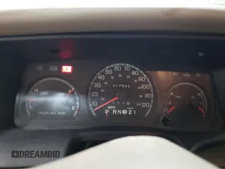 2004 Ford Crown Victoria LX z VIN 2FAFP74W94X171212, wystawiony jako Copart lot #82830214 z przebiegiem 217 595 mil mil oraz Szkody całkowita. Historia ofert i sprzedaży dostępna na DreamBid. Obrazek 9.