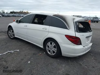 2006 Mercedes-Benz R-Class 3.5L with VIN 4JGCB65E56A008110, listed as a IAAI auction lot 41893990 with 1 mi miles. Bid and sale history available at carsss.com. Image 3.