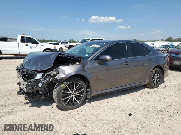 2022 Toyota Camry SE with VIN 4T1G11AK9NU715288, listed as a Copart auction lot 50242535 with 51,609 mi miles and Salvage Title. Bid and sale history available at carsss.com. Image 1.