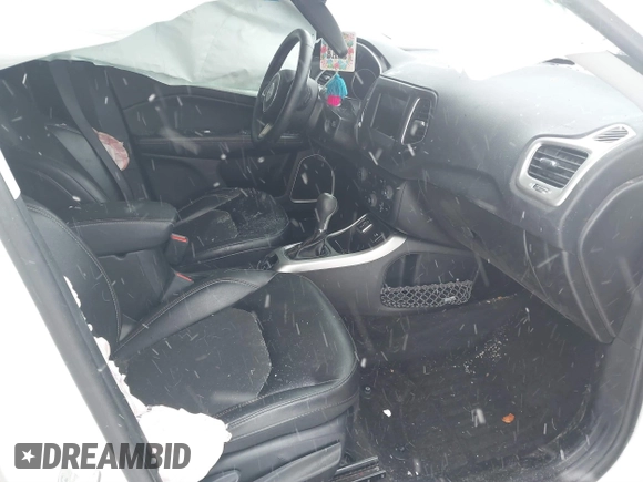2018 Jeep Compass Latitude with VIN 3C4NJCBB8JT502584, listed as a IAAI auction lot 41559505 with 72,523 mi miles and . Bid and sale history available at DreamBid. Image 5.