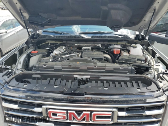 2025 GMC Sierra 2500HD AT4 z VIN 1GT4UPEY0SF206593, wystawiony jako Copart lot #52699045 z przebiegiem 5 036 mil mil oraz Szkoda całkowita • Salvage title. Historia ofert i sprzedaży dostępna na DreamBid. Obrazek 11.