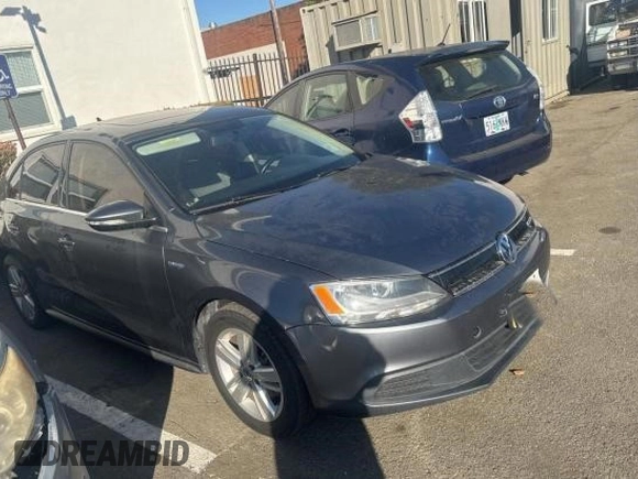 2013 Volkswagen Jetta Hybrid SE с VIN 3VW637AJ1DM296938, выставлен на аукционе Copart как лот 43277665 с пробегом Не указан миль и Чистый • Clean title. История ставок и продаж доступна на DreamBid. Изображение 1.