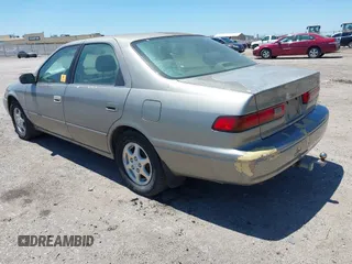 1997 Toyota Camry LE z VIN 4T1BG22K4VU063869, wystawiony jako IAAI lot #42274011 z przebiegiem Nie podano mil oraz . Historia ofert i sprzedaży dostępna na DreamBid. Obrazek 3.