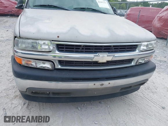 2006 Chevrolet Suburban LS w/1WT with VIN 1GNEC16Z26J178169, listed as a IAAI auction lot 42107271 with 272,073 mi miles. Bid and sale history available at carsss.com. Image 6.
