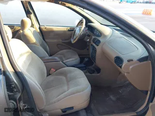 2000 Dodge Stratus with VIN 1B3EJ46X5YN133643, listed as a IAAI auction lot 41863523 with 181,283 mi miles. Bid and sale history available at carsss.com. Image 5.