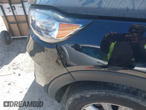2019 Kia Sorento LX with VIN 5XYPG4A35KG549507, listed as a IAAI auction lot 41726414 with 87,507 mi miles. Bid and sale history available at carsss.com. Image 6.