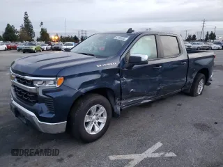 2022 Chevrolet Silverado 1500 LT with VIN 1GCPACEK5NZ630252, listed as a Copart auction lot 82709634 with 33,954 mi miles and Salvage Title. Bid and sale history available at carsss.com. Image 1.