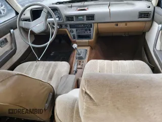 1981 Mazda 626 z VIN JM1GB2216B0531636, wystawiony jako Copart lot #85505404 z przebiegiem 41 816 mil mil oraz Szkoda całkowita • Salvage title. Historia ofert i sprzedaży dostępna na DreamBid. Obrazek 8.