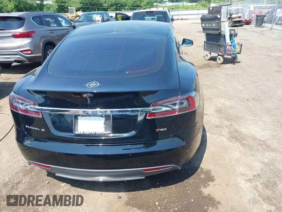 2013 Tesla Model S Performance with VIN 5YJSA1CP5DFP25346, listed as a IAAI auction lot 42463047 with 112,909 mi miles and . Bid and sale history available at DreamBid. Image 17.