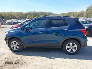 2020 Chevrolet Trax LT with VIN 3GNCJLSB6LL288423, listed as a IAAI auction lot 42213843 with 75,624 mi miles and . Bid and sale history available at DreamBid. Image 15.