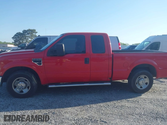 2008 Ford F-250 XL z VIN 1FTNX20588EA94040, wystawiony jako IAAI lot #41965704 z przebiegiem 258 791 mil mil oraz . Historia ofert i sprzedaży dostępna na DreamBid. Obrazek 14.