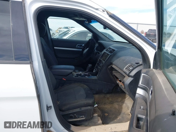 2017 Ford Explorer XLT z VIN 1FM5K8D81HGC47363, wystawiony jako IAAI lot #41720957 z przebiegiem 143 231 mil mil oraz . Historia ofert i sprzedaży dostępna na DreamBid. Obrazek 5.