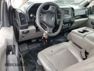 2017 Ford F-150 XL z VIN 1FTMF1C87HKD22643, wystawiony jako Copart lot #58475035 z przebiegiem Nie podano mil oraz Szkoda całkowita • Salvage title. Historia ofert i sprzedaży dostępna na DreamBid. Obrazek 8.