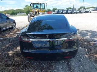 2017 Tesla Model S 60 z VIN 5YJSA1E13HF199359, wystawiony jako IAAI lot #42490410 z przebiegiem 100 377 mil mil oraz . Historia ofert i sprzedaży dostępna na DreamBid. Obrazek 15.