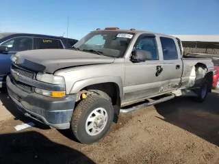 2001 Chevrolet Silverado 3500 LS with VIN 1GCJK33G71F148492, listed as a Copart auction lot 81808714 with 114,563 mi miles and Salvage Title. Bid and sale history available at carsss.com. Image 1.