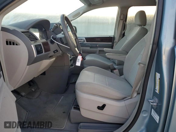 2009 Chrysler Town & Country Touring with VIN 2A8HR54129R637766, listed as a Copart auction lot 48561705 with 53,706 mi miles and Salvage Title. Bid and sale history available at DreamBid. Image 7.