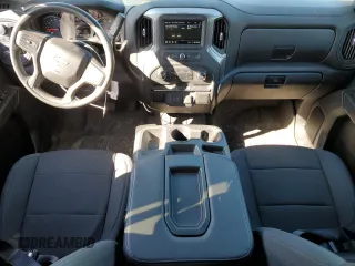 2019 Chevrolet Silverado 1500 Custom with VIN 1GCRYBEH5KZ312341, listed as a Copart auction lot 49052825 with 33,710 mi miles and Clean Title. Bid and sale history available at DreamBid. Image 8.