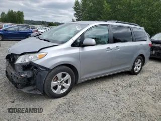 2016 Toyota Sienna LE AAS с VIN 5TDKK3DC4GS754504, выставлен на аукционе Copart как лот 58008315 с пробегом 83 519 миль миль и Списание • Salvage title. История ставок и продаж доступна на DreamBid. Изображение 1.