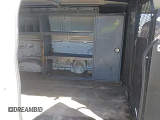 2006 Ford Econoline Cargo z VIN 1FTNE24L56DA64432, wystawiony jako IAAI lot #41888024 z przebiegiem 245 481 mil mil oraz . Historia ofert i sprzedaży dostępna na DreamBid. Obrazek 8.