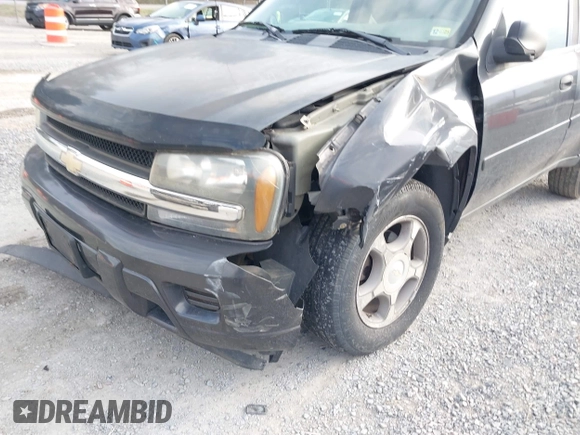 2007 Chevrolet TrailBlazer LS with VIN 1GNDT13S972114838, listed as a IAAI auction lot 41905506 with 192,123 mi miles. Bid and sale history available at carsss.com. Image 6.