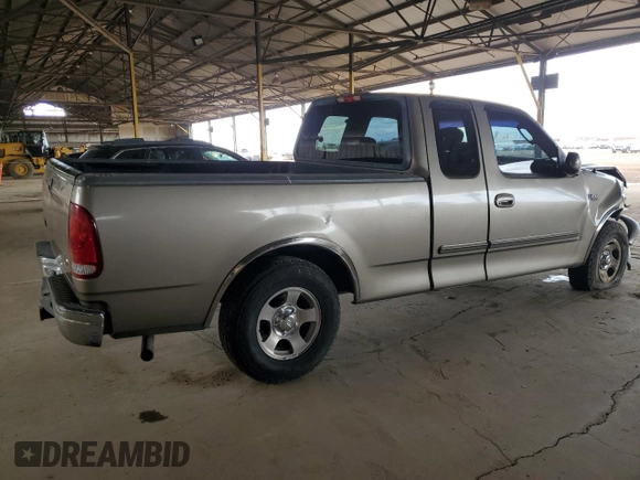 2003 Ford F-150 XL z VIN 1FTRX17233NB60705, wystawiony jako Copart lot #47481745 z przebiegiem 306 645 mil mil oraz Szkoda całkowita • Salvage title. Historia ofert i sprzedaży dostępna na DreamBid. Obrazek 3.
