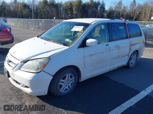 2007 Honda Odyssey EX with VIN 5FNRL38417B055298, listed as a IAAI auction lot 39332584 with 232,760 mi miles. Bid and sale history available at carsss.com. Image 2.