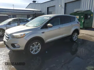 2017 Ford Escape SE with VIN 1FMCU9GDXHUC70366, listed as a Copart auction lot 53323025 with 118,240 mi miles and Salvage Title. Bid and sale history available at carsss.com. Image 1.