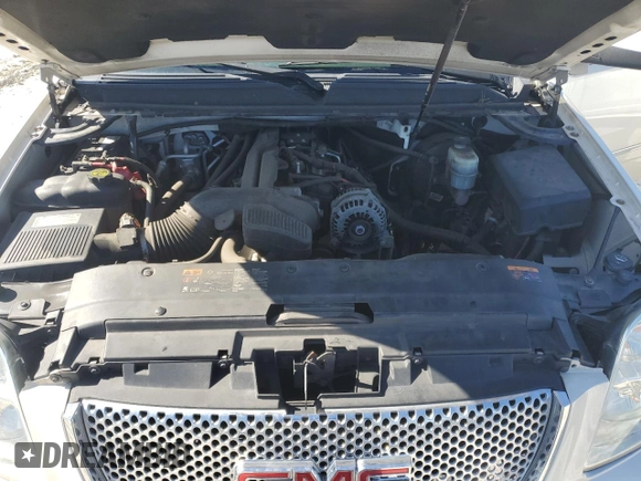 2014 GMC Yukon Denali with VIN 1GKS2EEF0ER130588, listed as a Copart auction lot 45232075 with 193,677 mi miles and Salvage Title. Bid and sale history available at carsss.com. Image 12.