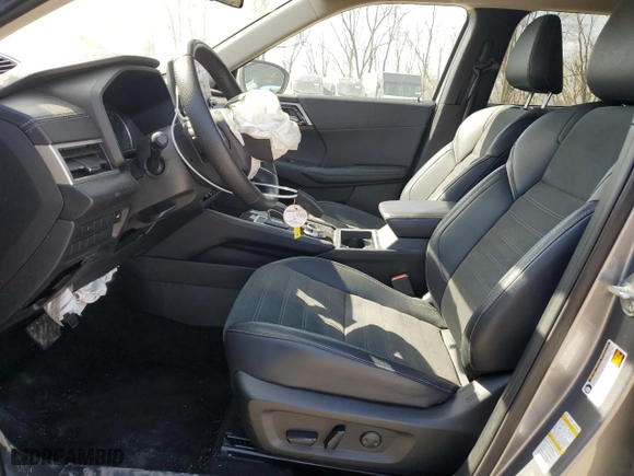 2024 Mitsubishi Outlander SE with VIN JA4J4VA80RZ027597, listed as a Copart auction lot 49689285 with 33,858 mi miles and Clean Title. Bid and sale history available at carsss.com. Image 7.