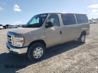 2013 Ford Econoline Passenger XL z VIN 1FBNE3BL2DDA27803, wystawiony jako Copart lot #58082615 z przebiegiem 124 627 mil mil oraz Szkoda całkowita • Salvage title. Historia ofert i sprzedaży dostępna na DreamBid. Obrazek 1.