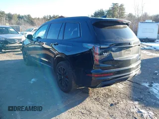 2024 Cadillac XT6 AWD Sport z VIN 1GYKPHRS4RZ700307, wystawiony jako IAAI lot #41257556 z przebiegiem 18 292 mil mil oraz . Historia ofert i sprzedaży dostępna na DreamBid. Obrazek 3.