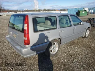 1998 Volvo V70 GLT with VIN YV1LW5679W2527717, listed as a Copart auction lot 43663345 with 206,013 mi miles and Salvage Title. Bid and sale history available at carsss.com. Image 3.