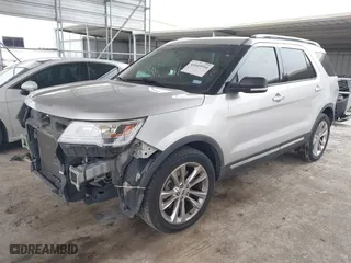 2019 Ford Explorer XLT with VIN 1FM5K7D86KGB38219, listed as a IAAI auction lot 41649954 with 65,997 mi miles. Bid and sale history available at carsss.com. Image 18.
