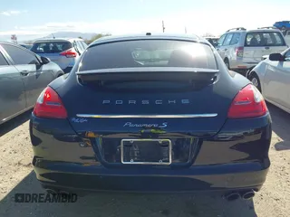 2013 Porsche Panamera S z VIN WP0AB2A70DL060337, wystawiony jako IAAI lot #41817176 z przebiegiem 68 385 mil mil oraz . Historia ofert i sprzedaży dostępna na DreamBid. Obrazek 17.