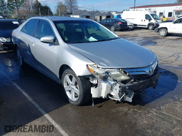 2014 Toyota Camry L with VIN 4T1BF1FK4EU338230, listed as a IAAI auction lot 41797002 with 162,611 mi miles. Bid and sale history available at carsss.com. Image 1.