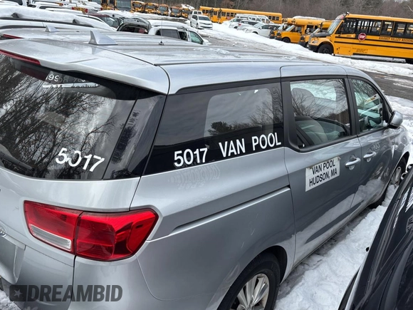 2018 Kia Sedona L with VIN KNDMA5C17J6403388, listed as a Copart auction lot 47965185 with 159,896 mi miles and Clean Title. Bid and sale history available at carsss.com. Image 4.
