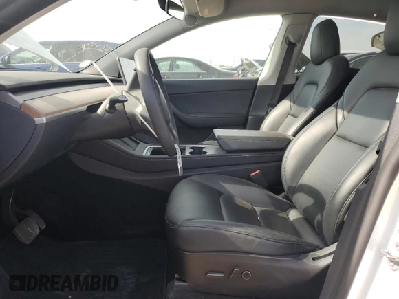 2022 Tesla Model Y Long Range z VIN 7SAYGAEE2NF465173, wystawiony jako Copart lot #53983845 z przebiegiem 42 740 mil mil oraz Szkody całkowita. Historia ofert i sprzedaży dostępna na DreamBid. Obrazek 7.