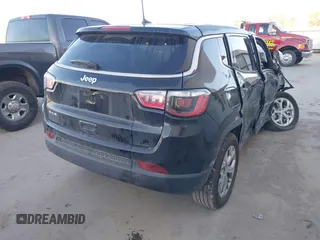2024 Jeep Compass Sport with VIN 3C4NJDAN2RT168677, listed as a IAAI auction lot 41730940 with 8,472 mi miles and . Bid and sale history available at DreamBid. Image 4.