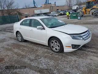 2011 Ford Fusion SE with VIN 3FAHP0HAXBR259910, listed as a IAAI auction lot 41587657 with 161,433 mi miles. Bid and sale history available at carsss.com. Image 1.